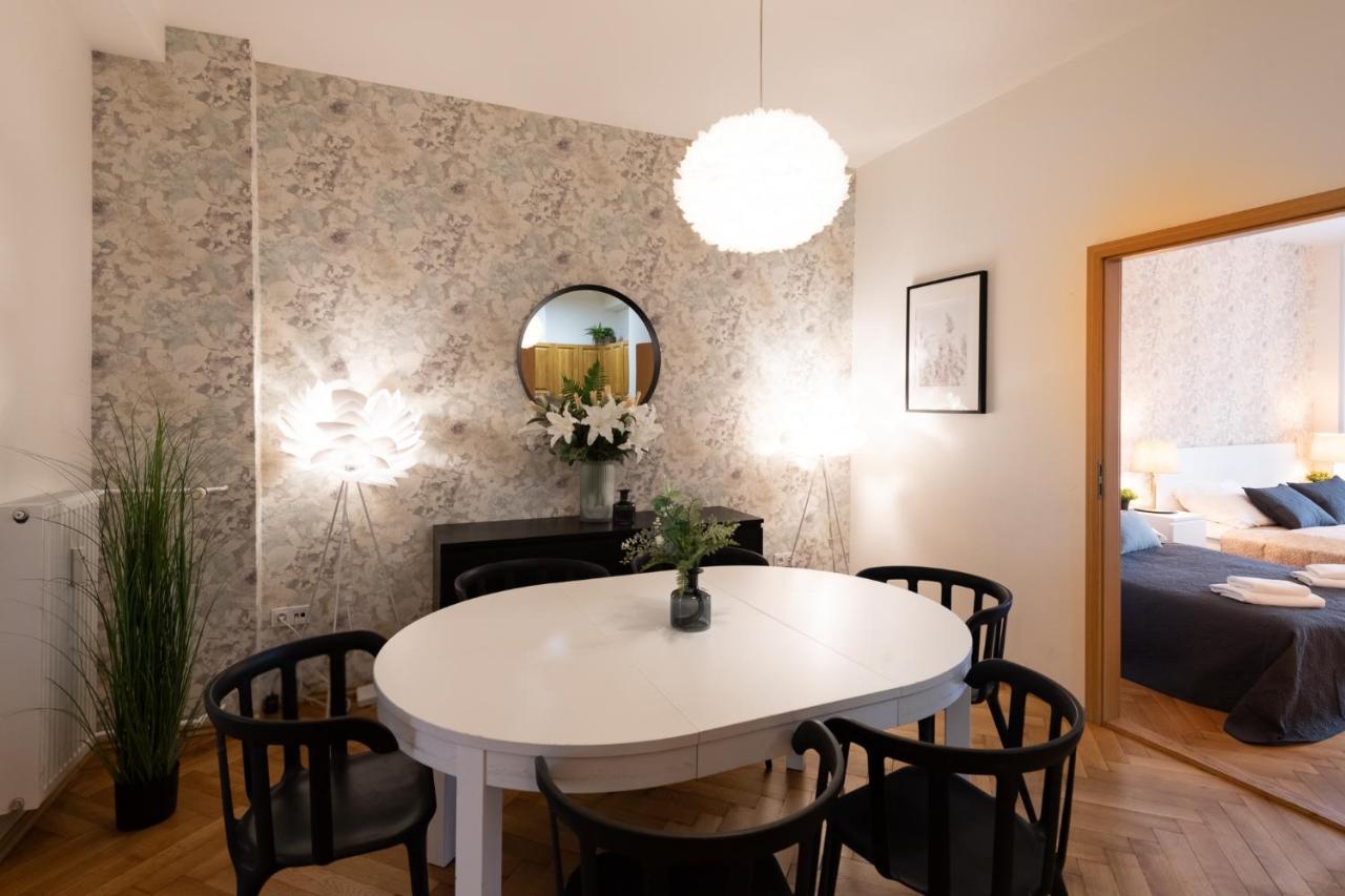 Luxury Apartment In Prime Location Prague Exterior photo