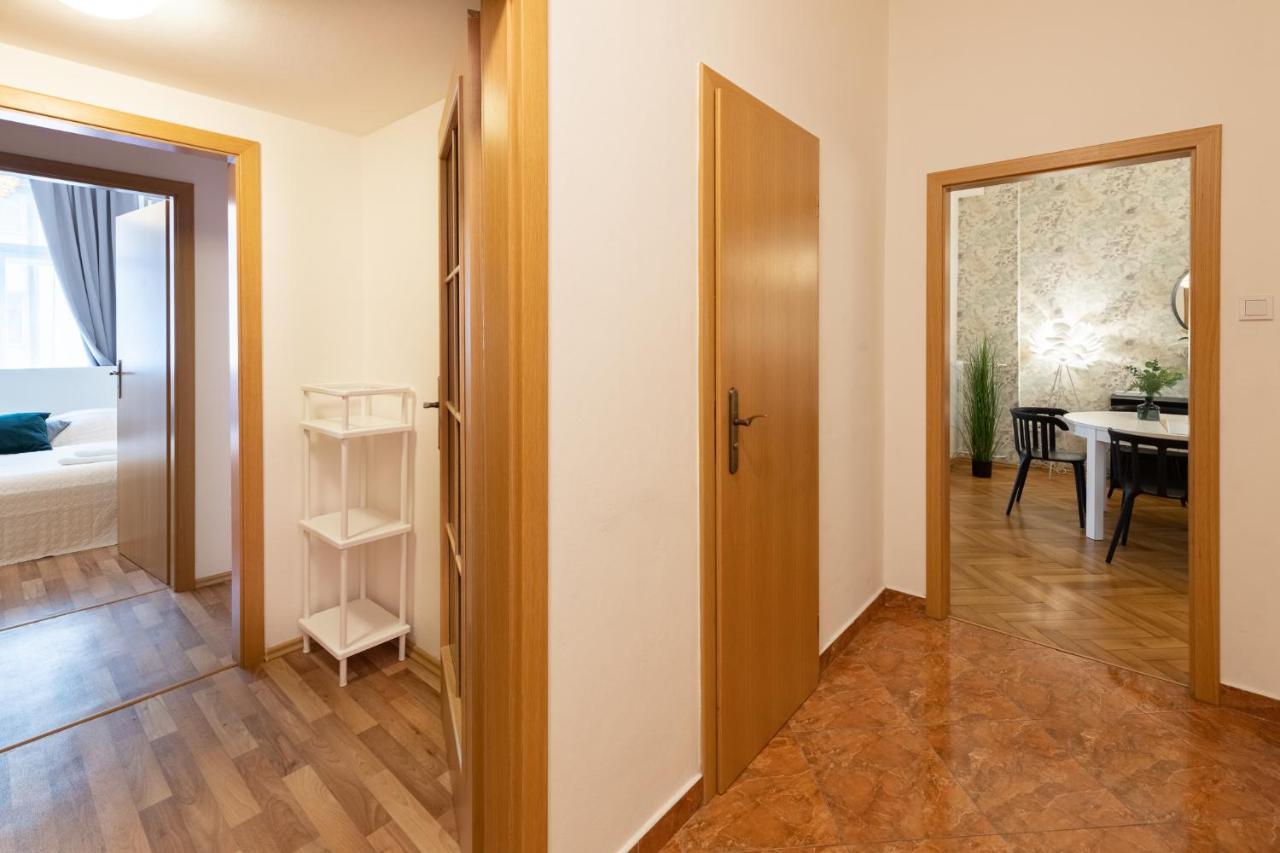 Luxury Apartment In Prime Location Prague Exterior photo